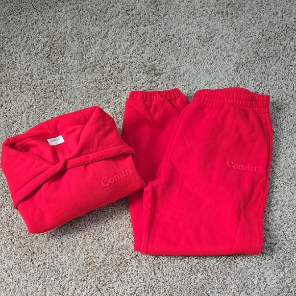Comfrt Other - Comfort Red Women's Lounge Set